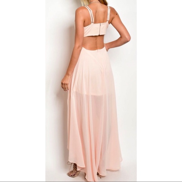✨”SIMPLY ELEGANT”✨GORGEOUS FLOWY PEACH MAXI DRESS✨ - Picture 3 of 6